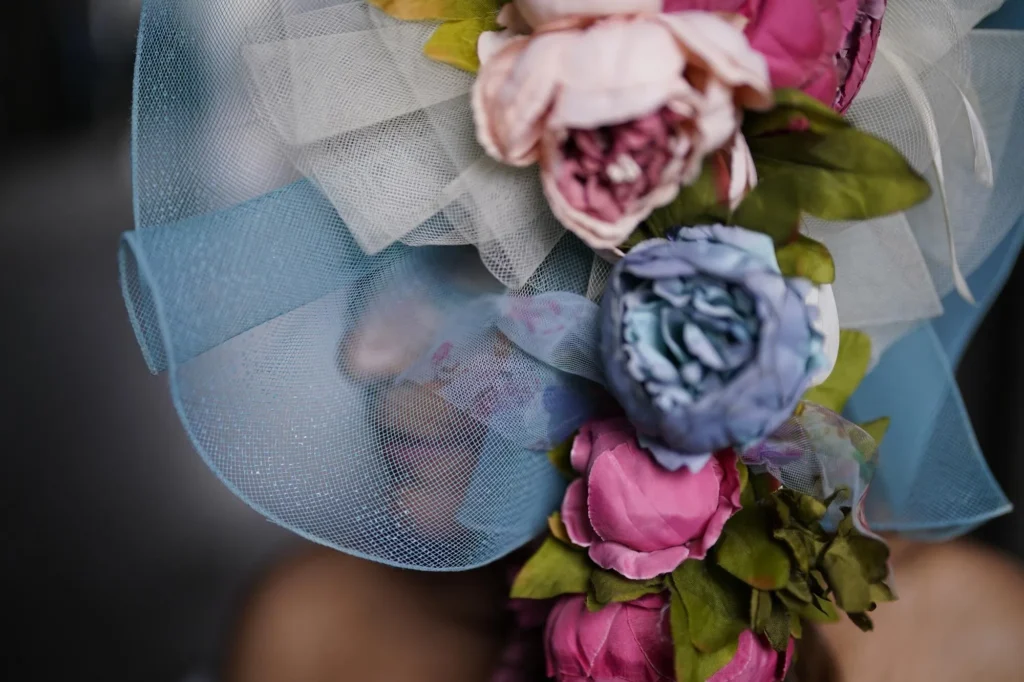 13 Best Kentucky Derby Hat Ideas for Women 2026 | Extravagant Wide Brim Hats, Fascinators & Trends 5 latimes
