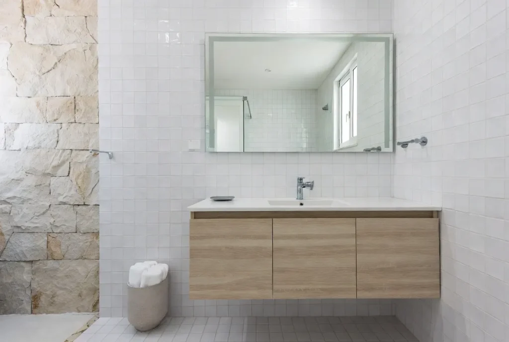 13 Minimalist Room Designs That Bring Calm and Style to Your Home 5 Minimalist Bathroom
