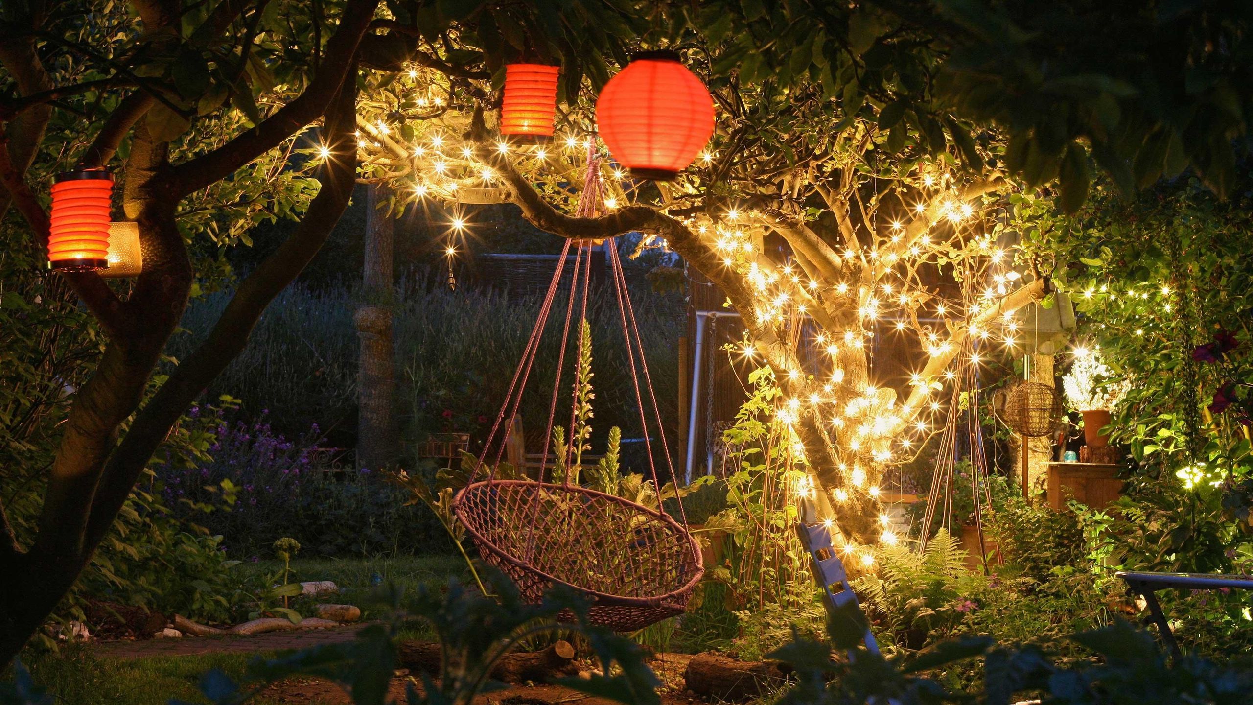 13 Lawn & Garden Decor Tips for Beginners (Plus Extra Ideas to Make Your Yard Shine) 14 Outdoor string light ideas: 10 ways to create a sparkling garden display | Gardeningetc